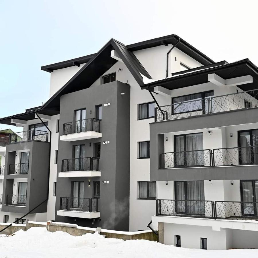 R&B Studio Predeal Luaran gambar